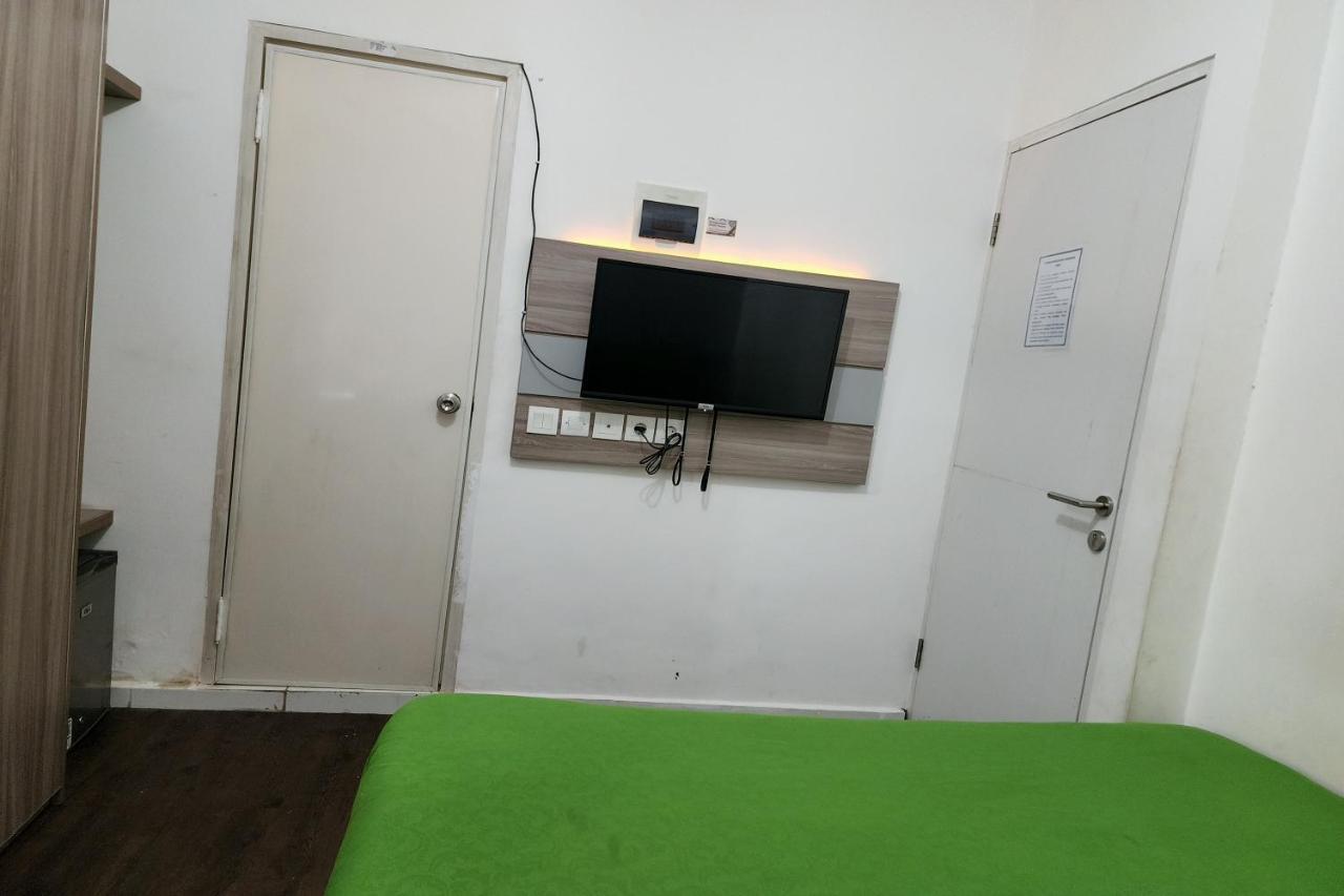 Barata Hotel Near Bandara Soekarno Hatta 탕그랑 외부 사진