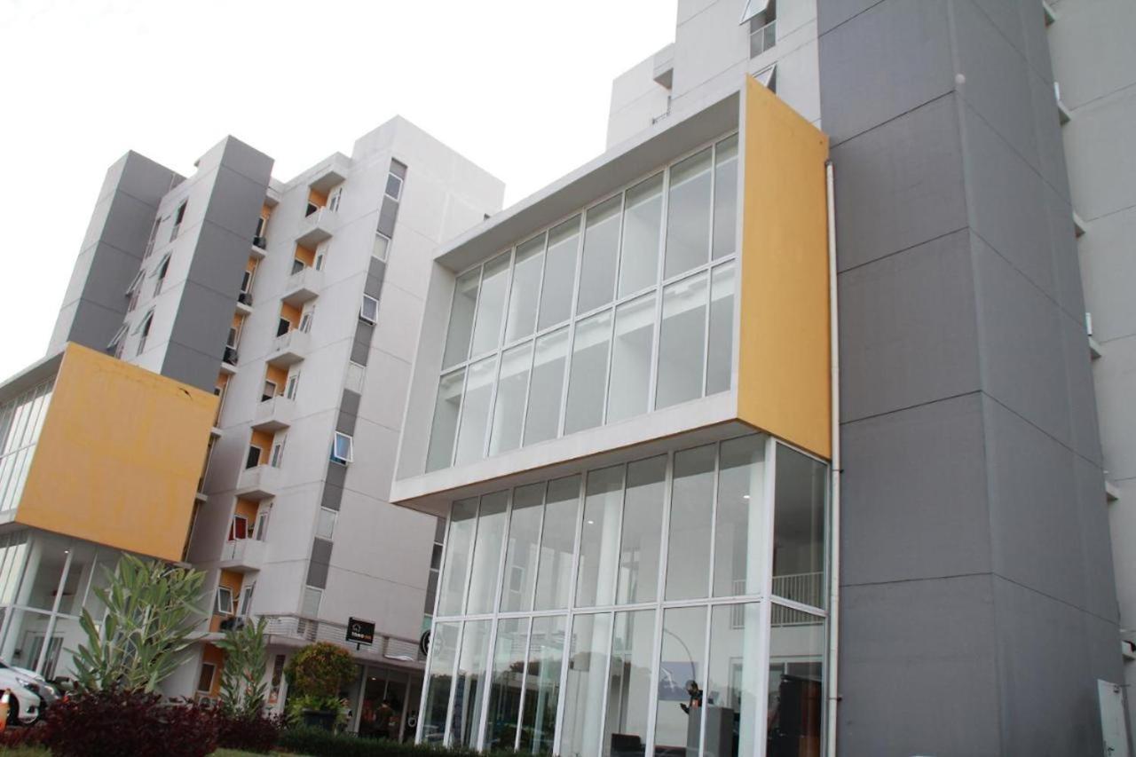 Barata Hotel Near Bandara Soekarno Hatta 탕그랑 외부 사진